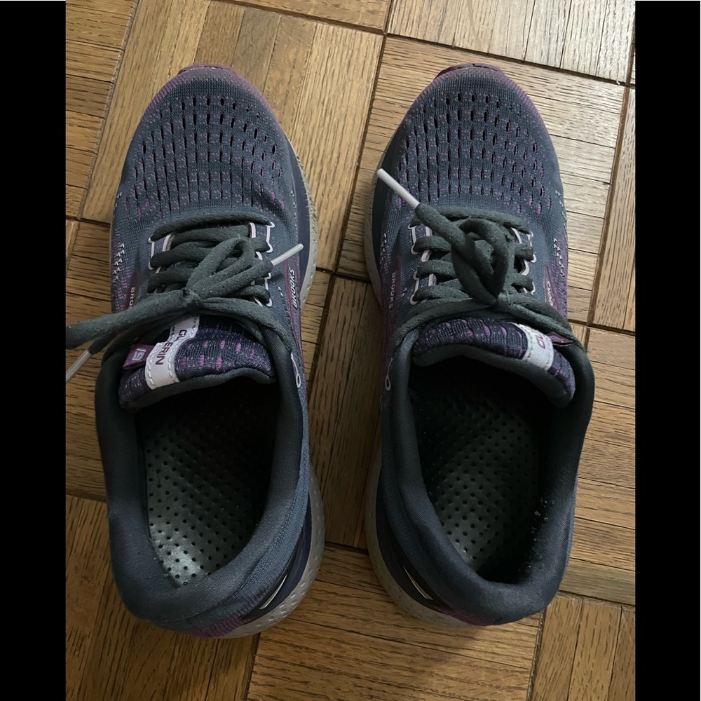 Brooks glycerin 19 size 9.5 great condition!